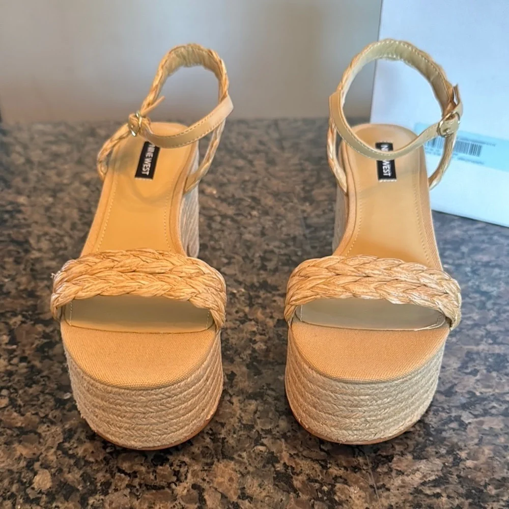 Nine West Rivva 3 light natural braided jute Platform NWT 9.5